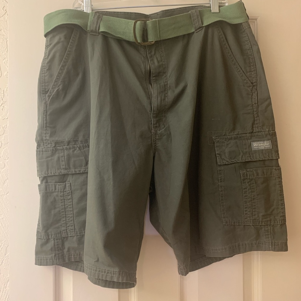 Wrangler Men’s Olive Cargo Shorts with Belt
